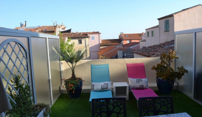 Au Coeur de Bandol T2 climatisé avec terrasse et garage