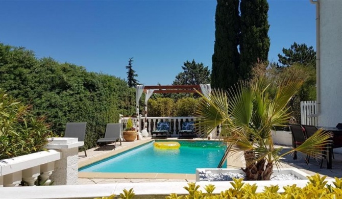 Villa T3 à 10' de Cassis - Piscine privée et cuisine d'été extérieure