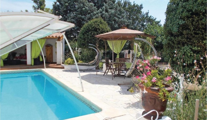 Three-Bedroom Holiday Home in Carpentras