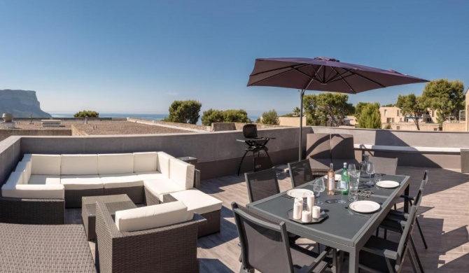 Le Vallat vue mer cassis terrasse privative spa jacuzzi barbecue calanques