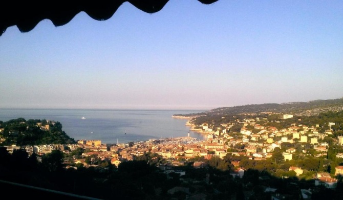 T2 à Cassis vue mer de rêve