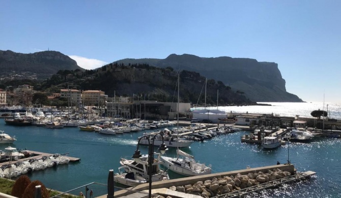 T2 VUE IMPRENABLE SUR CASSIS