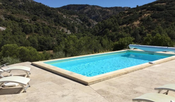 Joli Gîte avec Piscine Chauffée situé en campagne de Cavaillon, 4 personnes, LS2-292