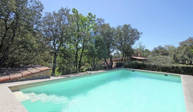 A characteristic detached house with swimming pool situated in a green and peaceful area