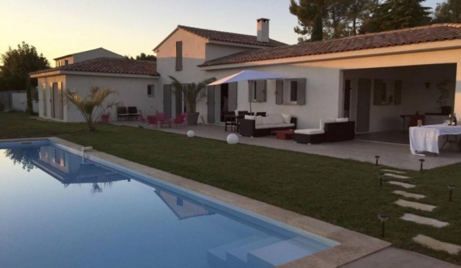 Private villa with pool in Provence