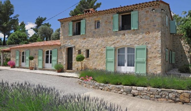 Provencal air conditioned villa with private pool and stunning views