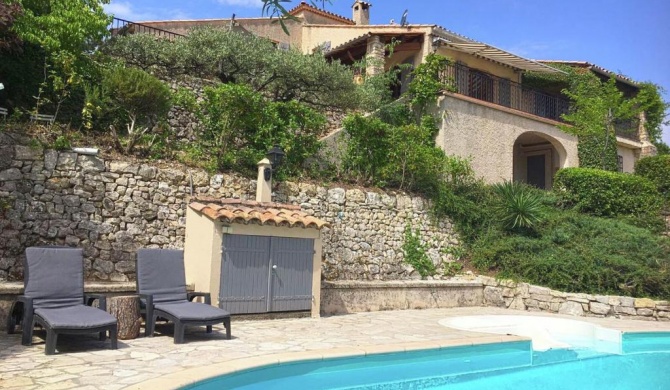 Quaint Villa with Private Pool in Flayosc France