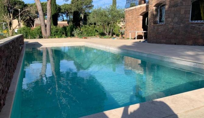 Grand appartement indépendant dans une villa provençale à Fréjus