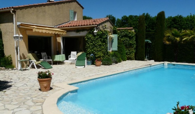 Très agréable Location de Vacances avec Piscine Privée chauffée dans le Luberon, située en campagne de Gargas, proche de Roussillon, 8 personnes, LS2-15 LOU CLASSI