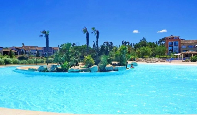 Appartement d'une chambre a Gassin a 100 m de la plage avec vue sur la mer et piscine partagee