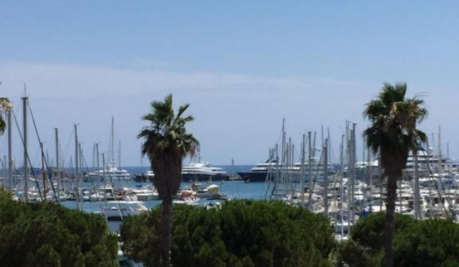 appartement Terrasse magnifique vue mer et yachts