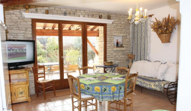 Nice home in Gordes with 6 Bedrooms