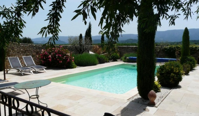 Mas Provençal climatisé avec Piscine Privée et Sécurisée, situé en campagne de Gordes au cœur du Luberon, avec une jolie vue, 10 personnes, LS2-95 Vignaredo