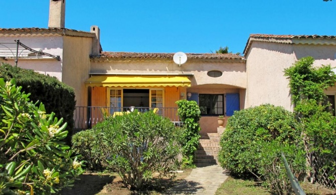 Holiday Home La Maison bleue - GRI145