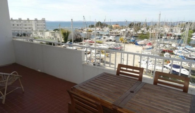 Apartment Hyères, 2 bedrooms, 4 persons - FR-1-335-77