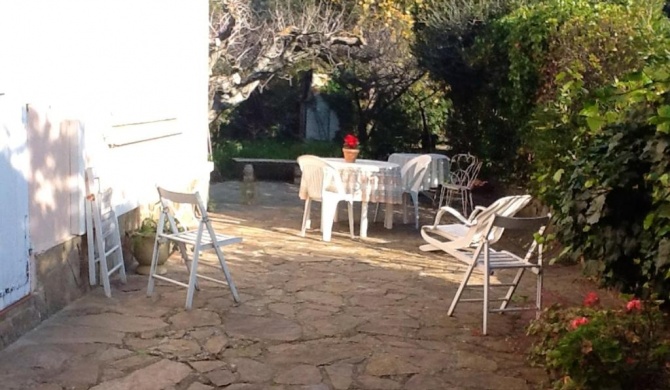 Appartement de 2 chambres avec jardin amenage et wifi a Hyeres a 1 km de la plage