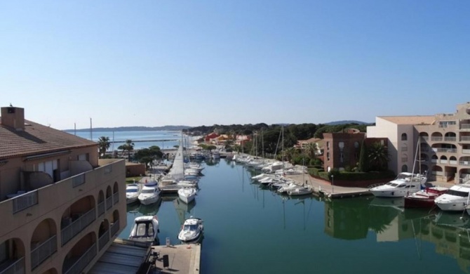 Apartment Hyères, 2 bedrooms, 4 persons - FR-1-335-125