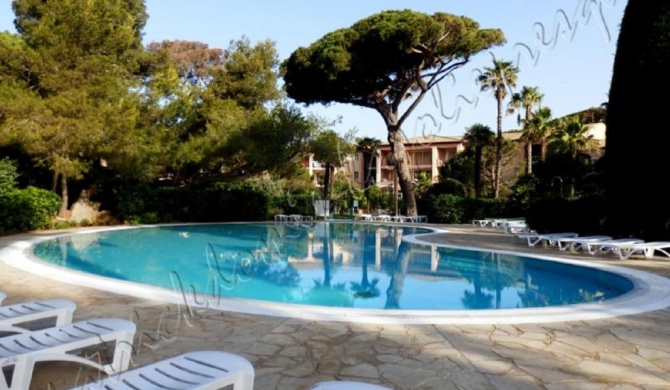 Magnifique Parc de la Presqu'île avec Piscine et Plage face à Porquerolles !