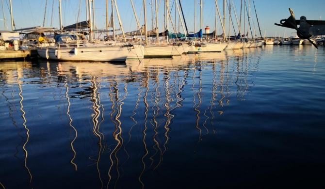 Studio calme à Giens , 2 pas du port et des plages