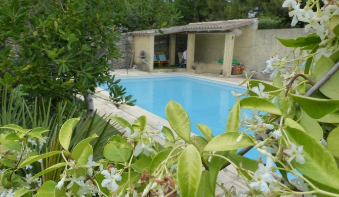 Maison en Provence avec Jardin ombragée et Piscine