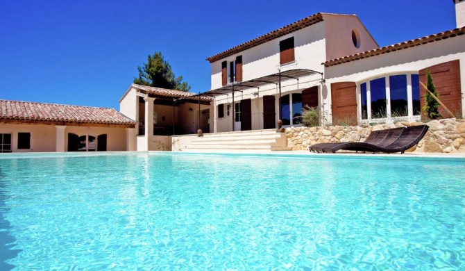 Luxury villa in Provence with a private pool