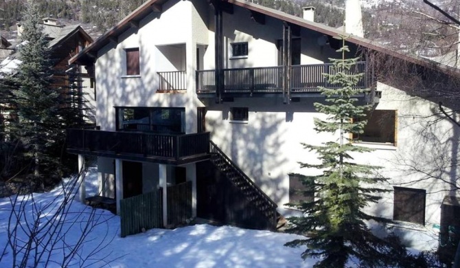 Appartement de 3 chambres avec jardin clos et wifi a La Salle les Alpes a 1 km des pistes