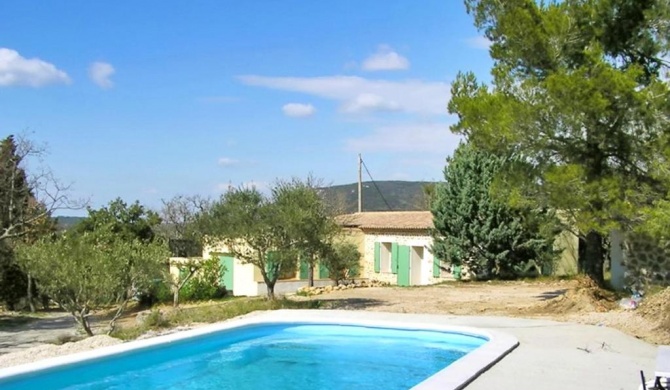 Maison de 4 chambres avec piscine privee terrasse amenagee et wifi a La Verdiere