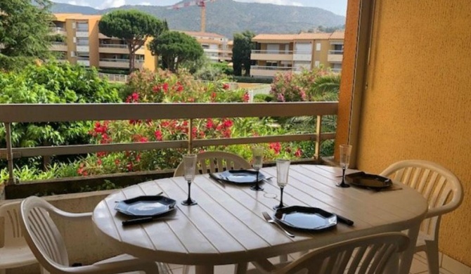 Appartement Le Lavandou, 2 pièces, 6 personnes - FR-1-308-59