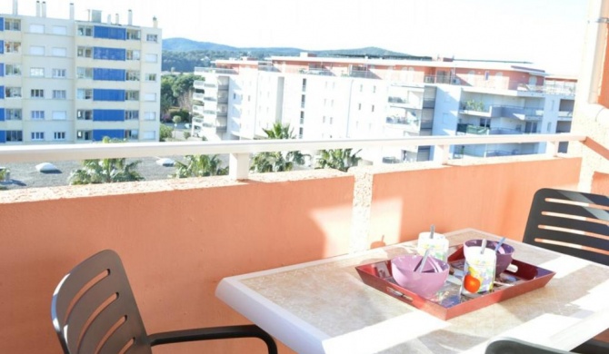 Appartement Le Lavandou, 1 pièce, 4 personnes - FR-1-251-198