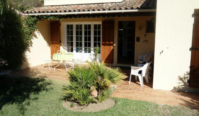 Villa Le Lavandou, 4 pièces, 5 personnes - FR-1-308-94