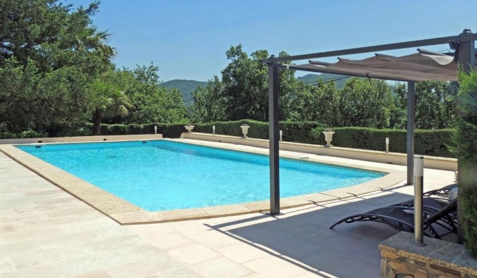 Characteristic villa a short distance from Sainte Maxime and Saint Tropez