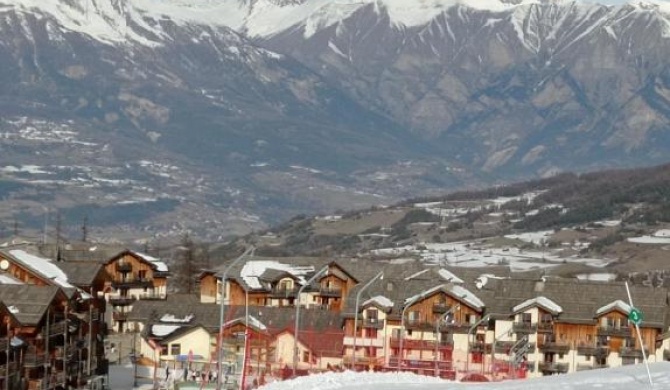 Appartement idéalement situé aux Orres 1800 - aux pieds des pistes - Frais de ménage Inclus