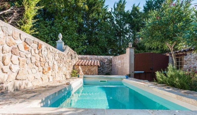 Quaint Holiday Home in Lorgues with Pool