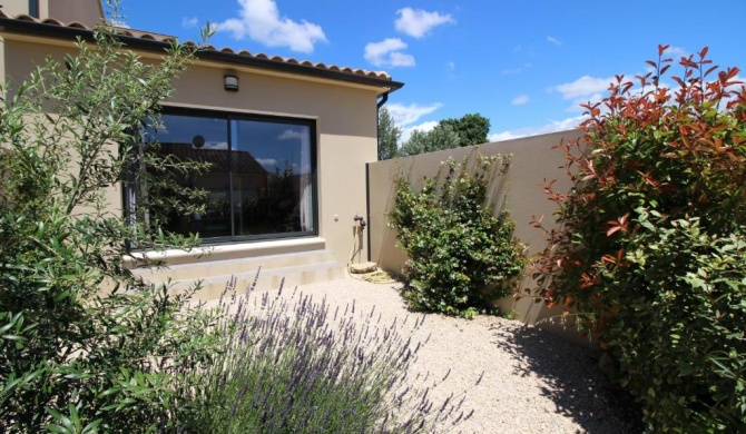 Le Clos de la Montagnette - Maison avec parking et jardin