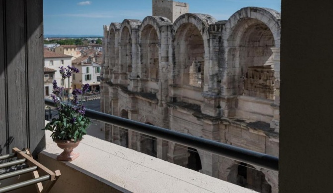 Studio avec balcon donnant sur les Arènes d’Arles