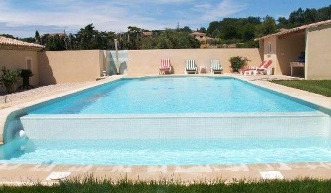 Maison de 2 chambres avec piscine partagee jardin clos et wifi a Aubignan